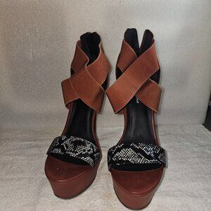 woman size 10 high heel shoes